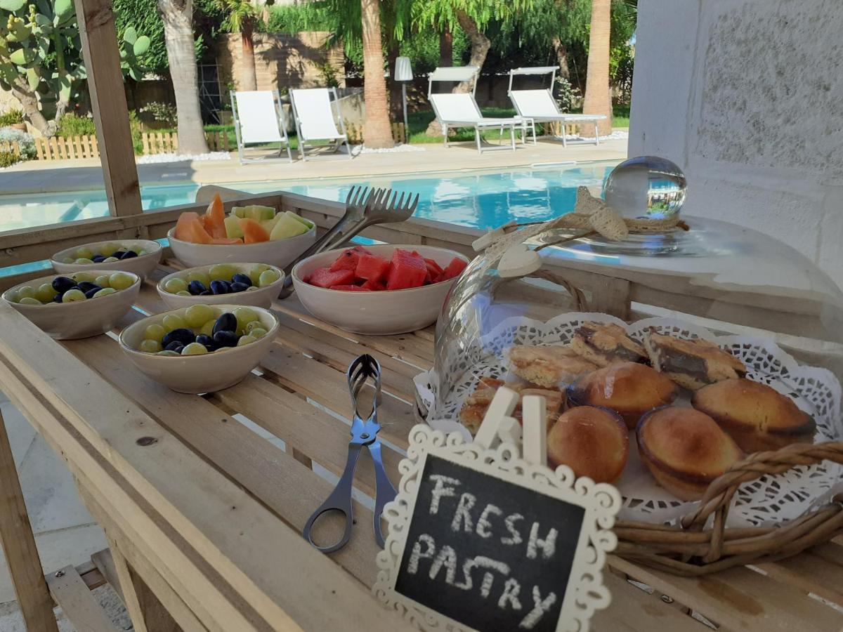 Casa Litara Bed & Breakfast Cutrofiano Bagian luar foto